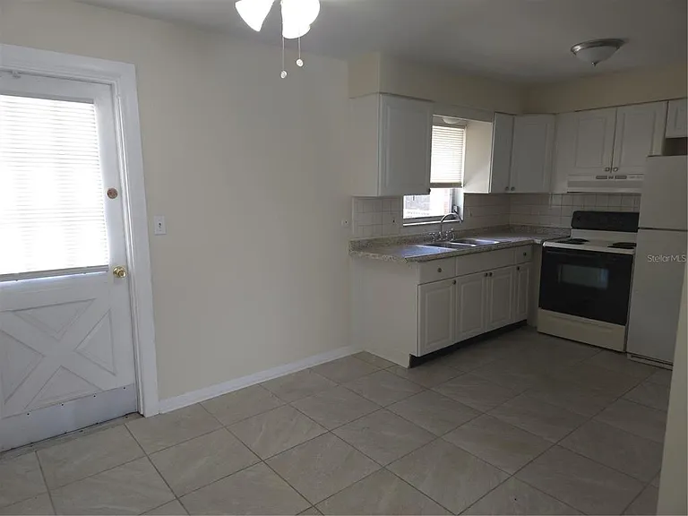 800 Highland Ave N #3 — Photo 3