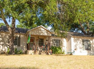 201 S Harrison St, Pilot Point, TX 76258