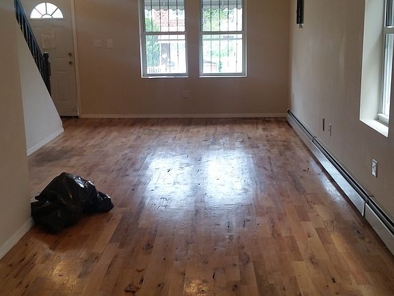 2nd image of 951 E 231st St
