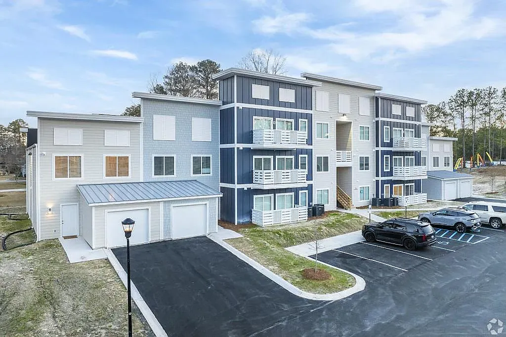 Keystone Luxury Apartments — Photo 1