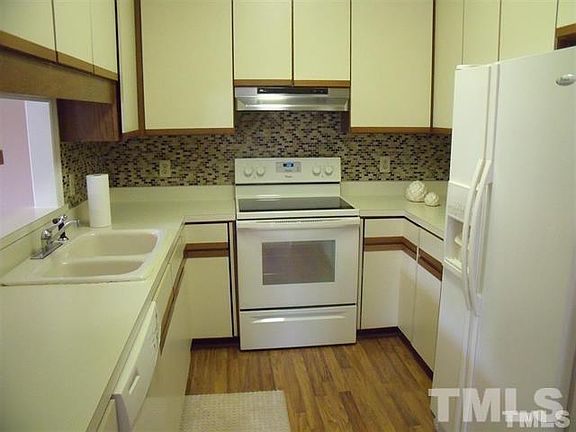 2nd image of 74 Stone Hill Ct