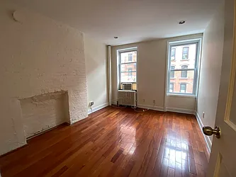 Rented by Urban Real Estate Property Group Inc