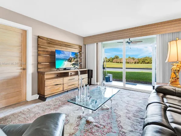 9611 N Hollybrook Lake Dr APT 108, Pembroke Pines, FL 33025
