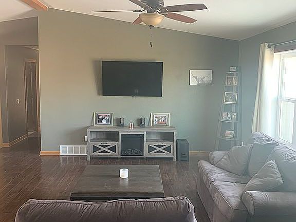 5th image of 1144 Sanders Ave