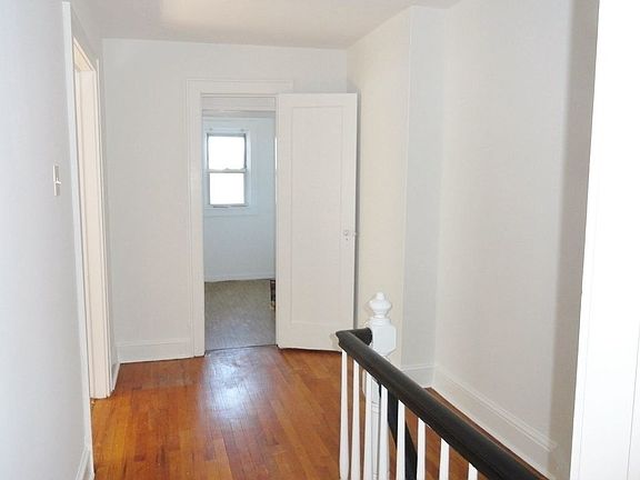 4th image of 20-42 27th St #Ff1
