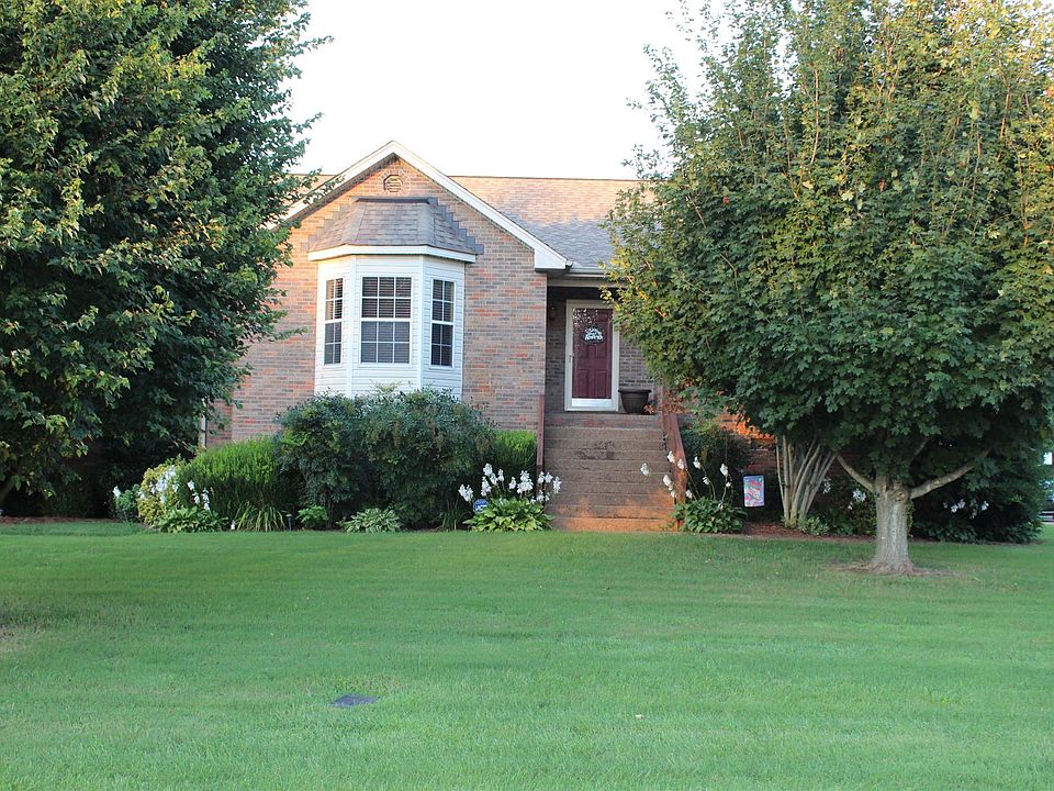 1st image of 216 Shady Ln