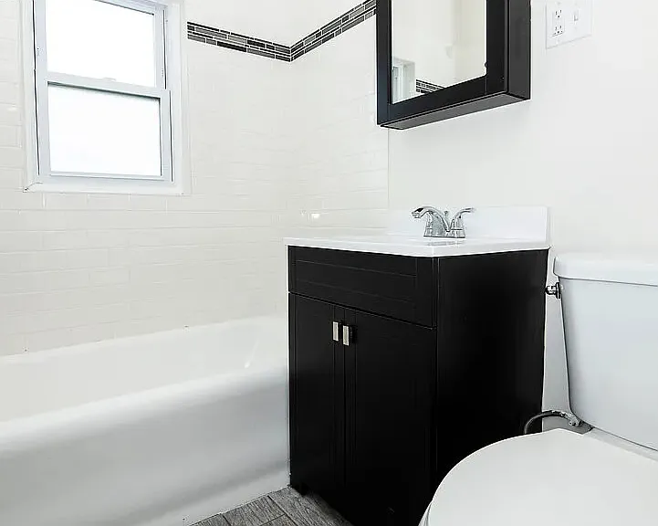 3819 N Greenview Ave — Photo 6