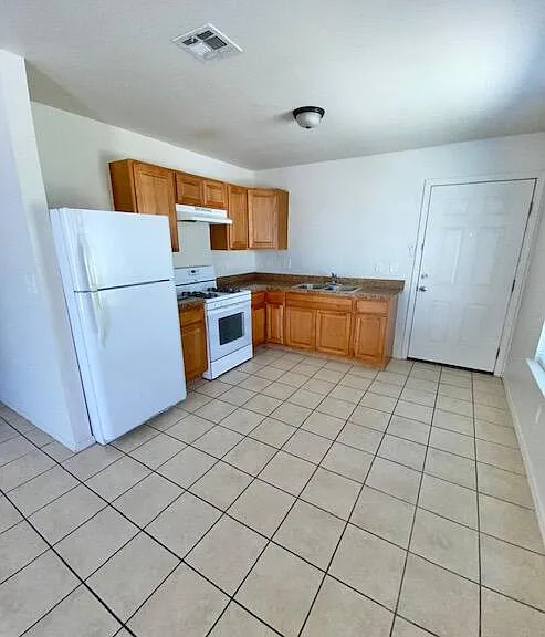 2635 Idalia Ave #A — Photo 5