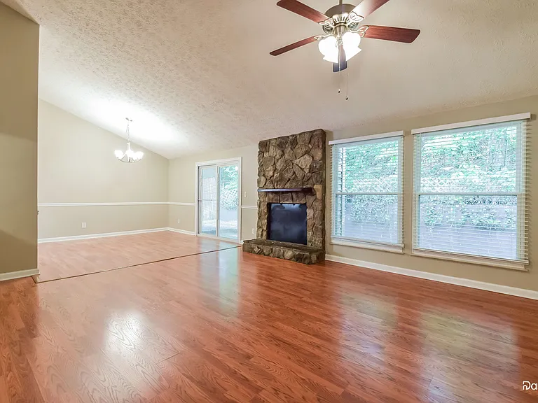 5219 Martins Crossing Rd — Photo 5