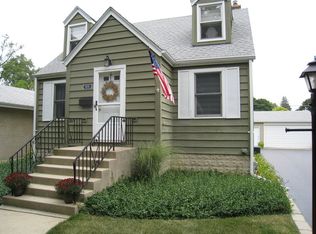 9233 Belleforte Ave, Morton Grove, IL 60053