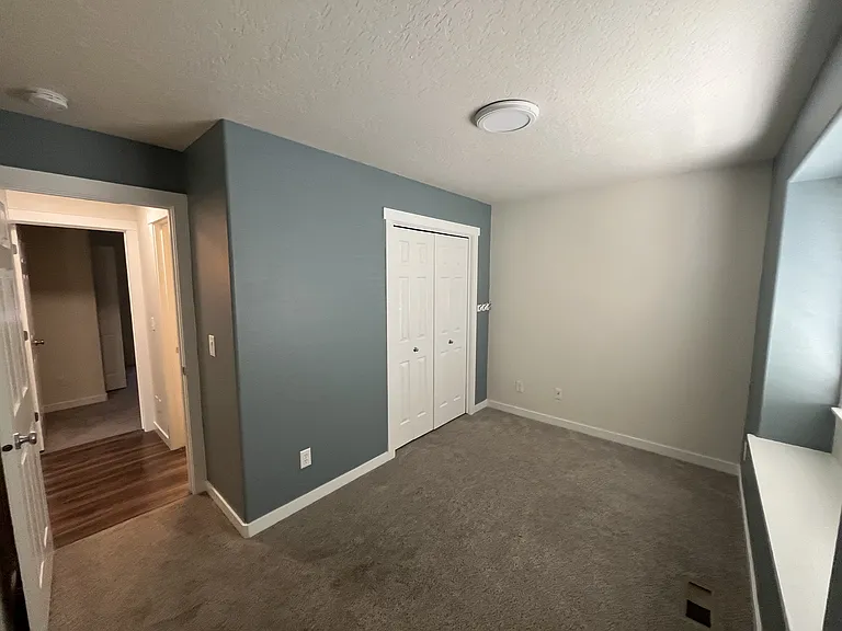 1820 W Camelot Dr — Photo 12