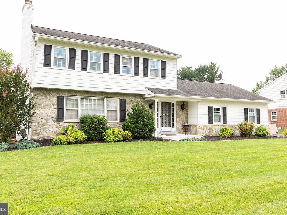 1st image of 134 Oldbury Dr