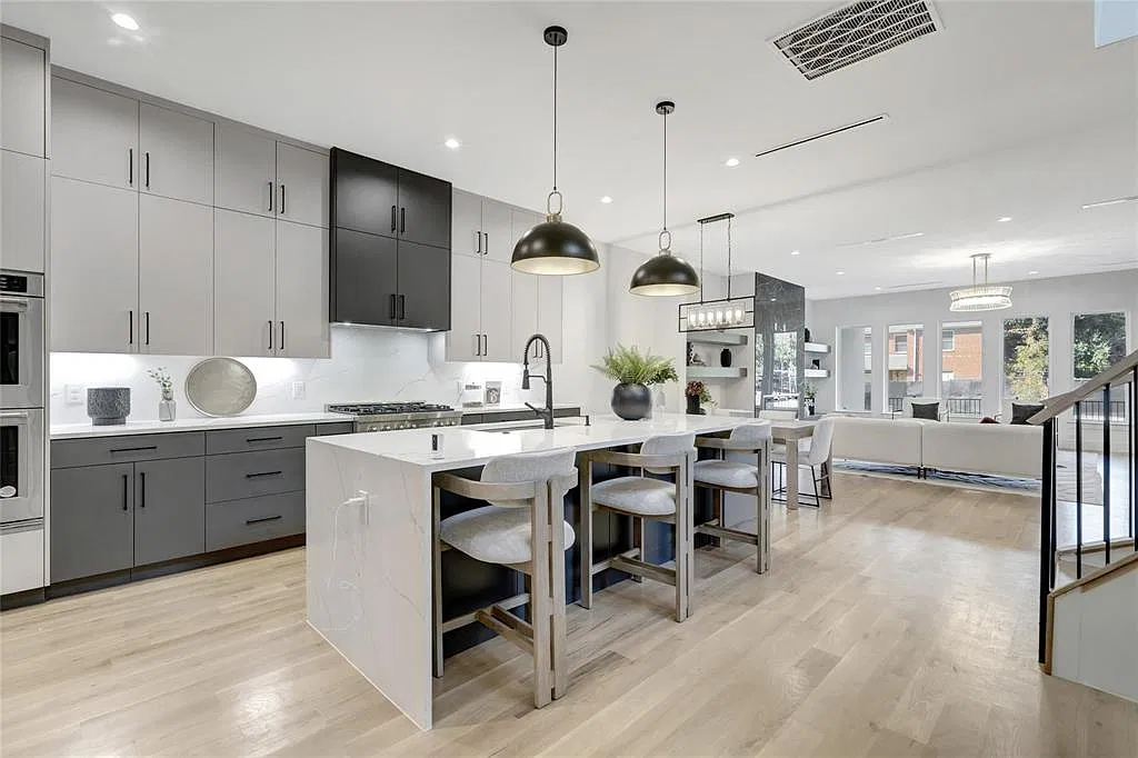 4 bed, 4.5 bath, 3748 sqft, $7,001 — Photo 4