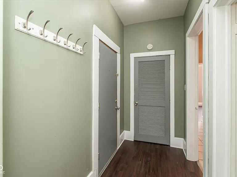 77 E Jefferson St — Photo 12