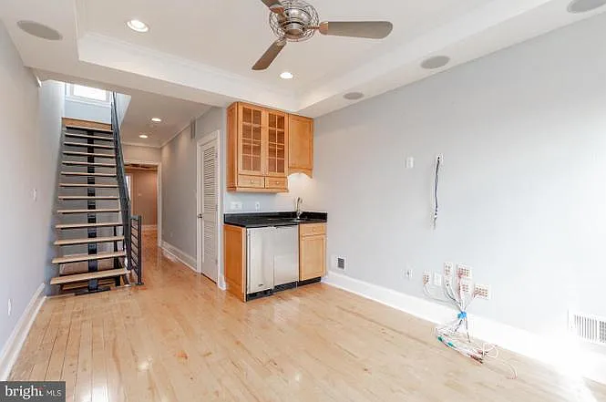 932 S Kenwood Ave — Photo 15