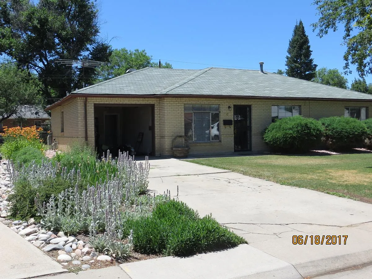 3 bed, 1401 sqft, $2,600 — Photo 2