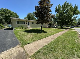 296 Meadowcrest Dr, Saint Louis, MO 63135