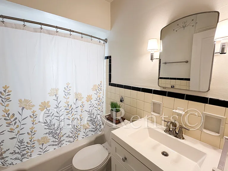 2782 Observatory Ave #7 — Photo 10