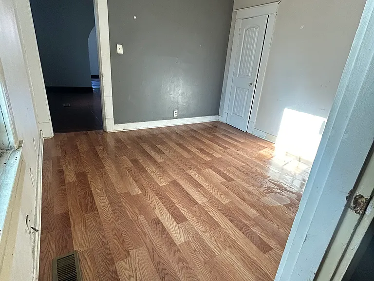 1110 E Oak St #1W — Photo 3