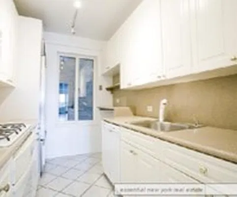 Rented by essential NEW YORK Real Estate | media 19