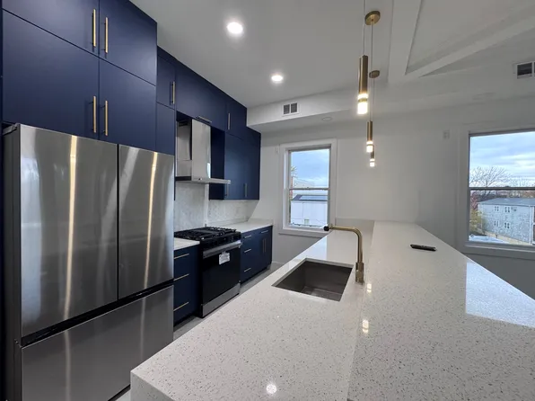 125 Collard Street image 4 of 9