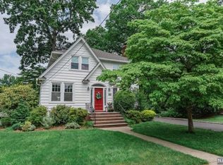 50 Roxbury Pl, Glen Rock, NJ 07452