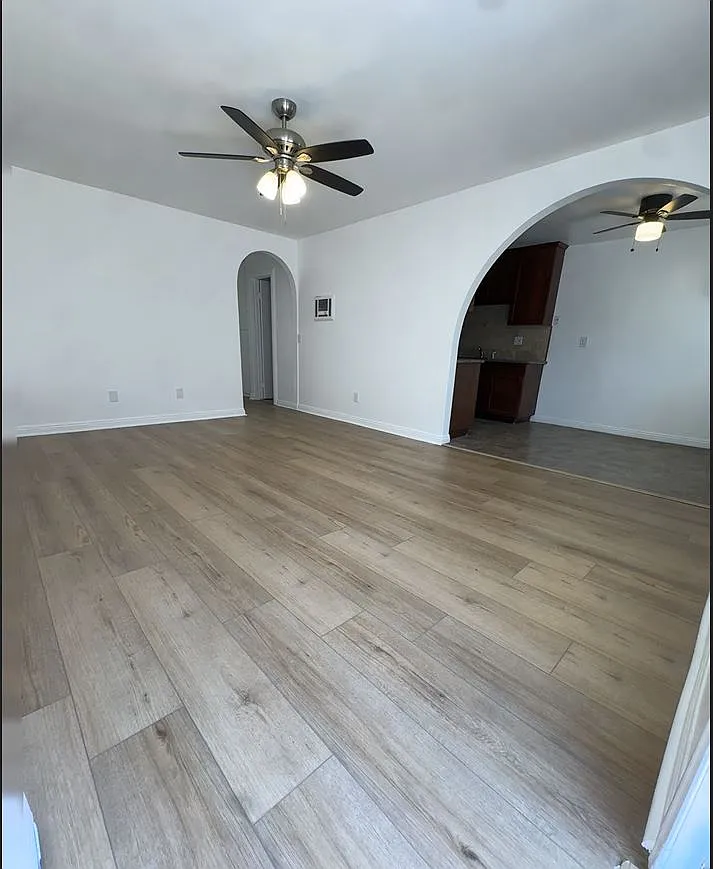2 bed, 733 sqft, $2,400 — Photo 2
