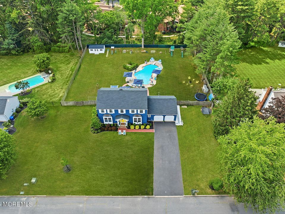 1st image of 10 Courtney Way