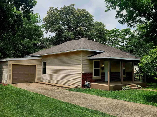 404 N Van Buren St, West Frankfort, IL 62896