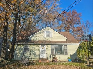 33617 Kenilworth Rd, Eastlake, OH