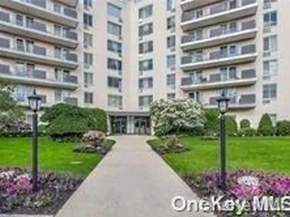 135 Post Avenue #5A, Westbury, NY 11590