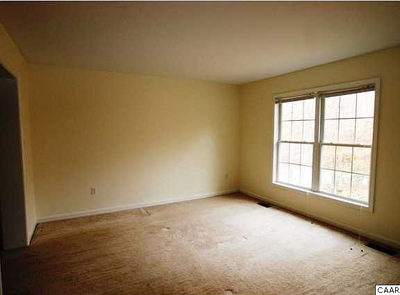 5th image of 42 Jennings Dr