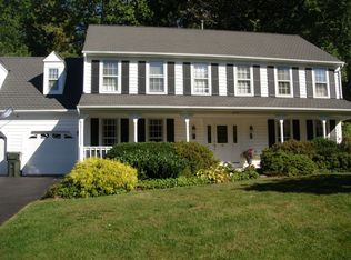 4917 Shadow Valley Dr, Fairfax, VA 22030