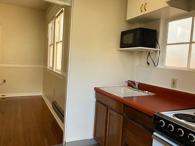 5208 Brooklyn Ave NE #2 — Photo 5