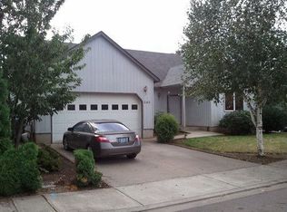 240 Bridlewood Ln, Woodburn, OR 97071