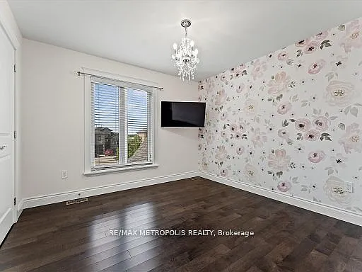 925 Lakewood Cres — Photo 24