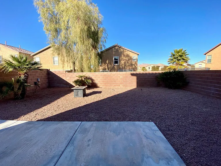 2324 Cockatoo Dr — Photo 29