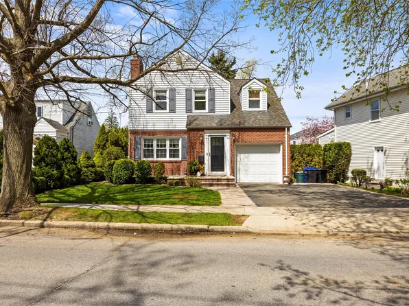 601 Cornwell Avenue, Malverne, NY 11565