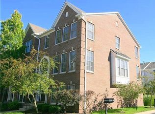 8655 Meridian Square Dr, Indianapolis, IN 46240