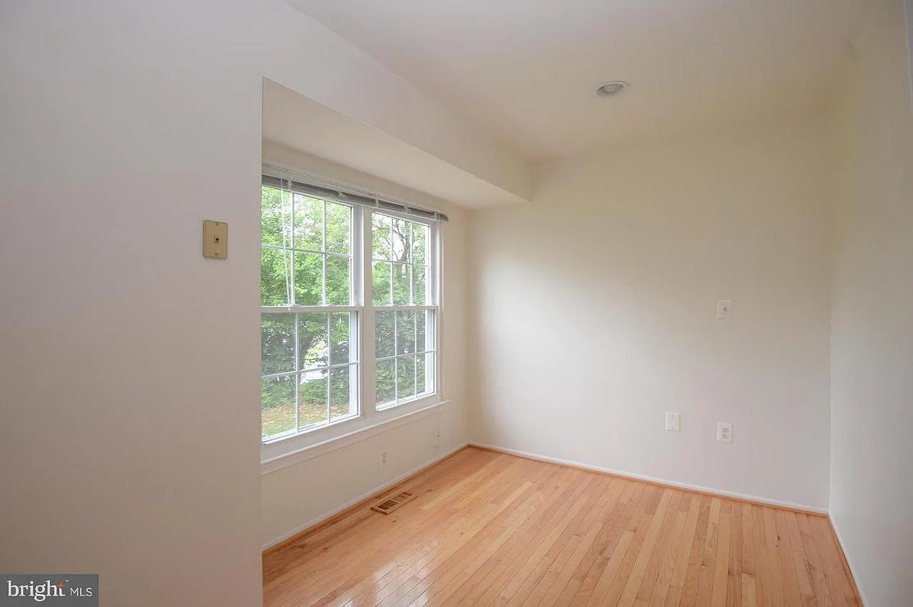 770 Ivy League Ln — Photo 4