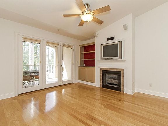 4th image of 13810 N Sutton Park Dr #239