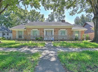 5923 Autumn Forest Dr, Houston, TX 77092
