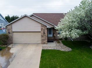 1503 S Campbell Trl, Sioux Falls, SD 57106