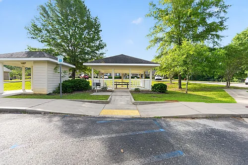 Country Club Cottages Photo 1
