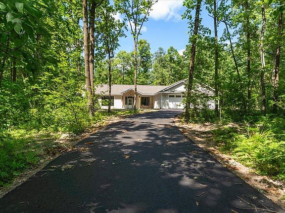 3rd image of 2642 Winter Creek Ct SW