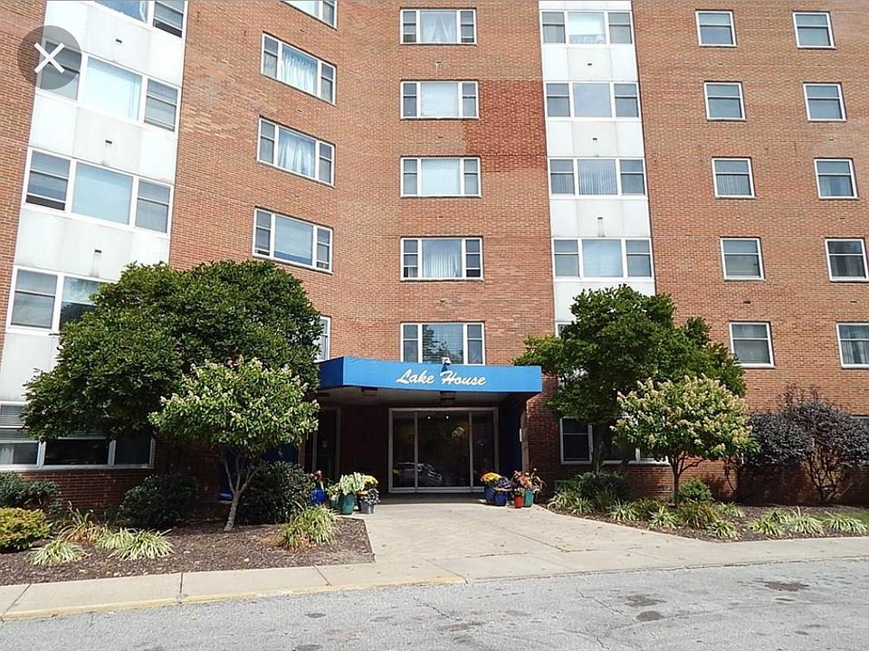 1st image of 11850 Edgewater Dr APT 916