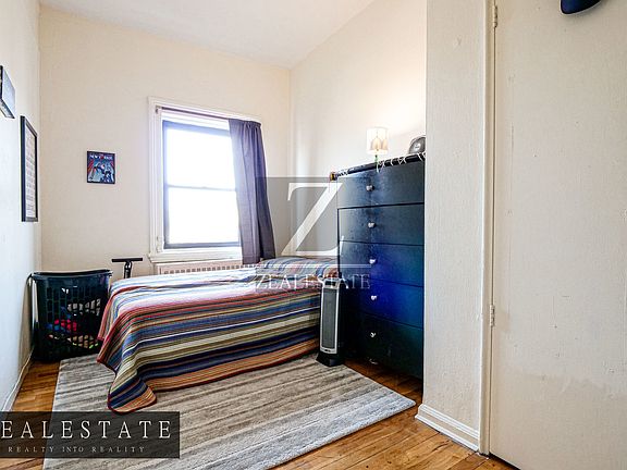 3rd image of 179 Park Pl APT 10