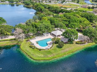 102 Sun Terrace Ct, Palm Beach Gardens, FL 33403