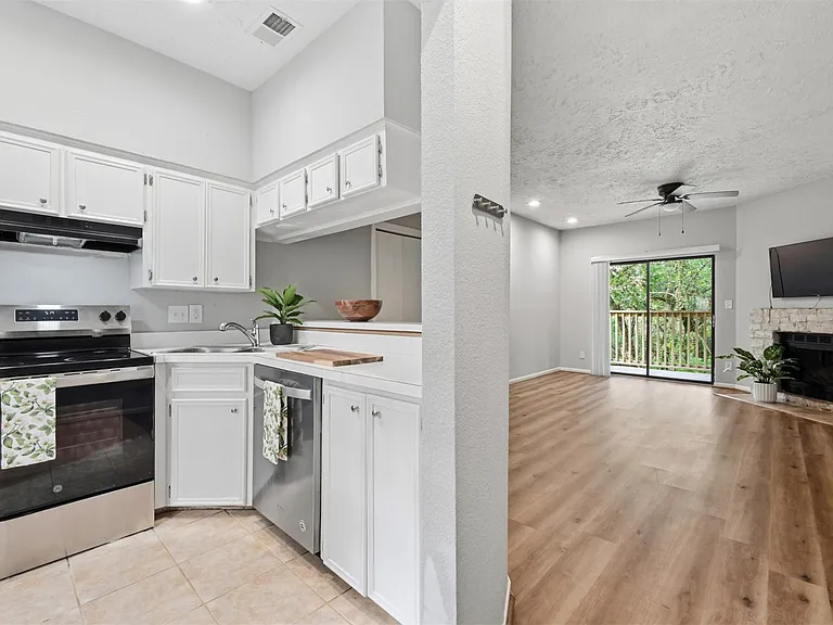1013 Chestnut St #B1 — Photo 3