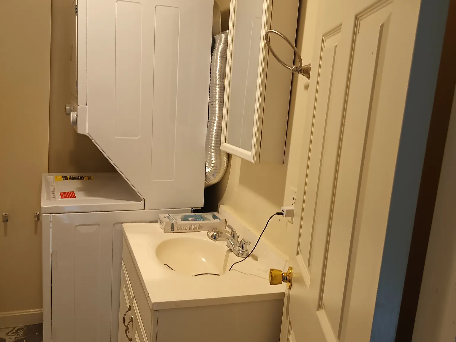 2 bed, 1111 sqft, $1,500 — Photo 3